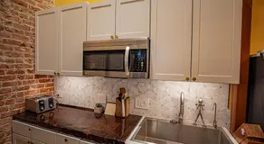 Social Stays - Santa Barbara's FIRST hostel on State Street - Image 3