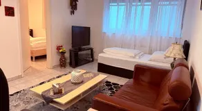 Holiday Apartment in Mörfelden-Walldorf - Image 2