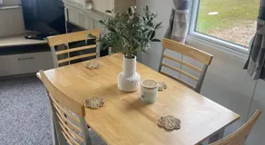Seaside Retreat-Sleeps 8-Free Parking - Image 4