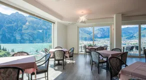 Hotel Benacus Panoramic - Image 2