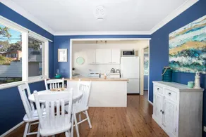 MOLLYMOOK BEACH COTTAGE - Image 5