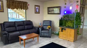 Sunshine inn - Image 3