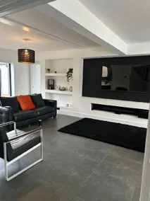 Hyacinth House - Image 5
