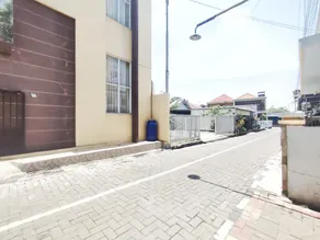 RedDoorz Near Exit Toll Banyumanik Semarang - Image 2