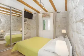 Apartments Stone Elegance ST - Double Room Saskinja - Image 2