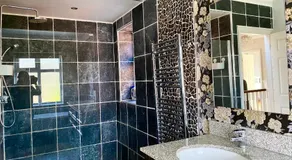 Spacious Five-Bedroom House Close to York Centre - Orchid House - Image 2
