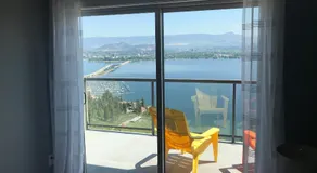 Lake and Bridge View Vacation Home - Image 3