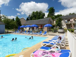 Tranquil Escape with Pool - Image 3