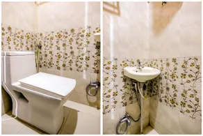 OYO 64424 Hotel Royal - Image 3
