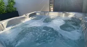 Villa avec jacuzzi proche de la mer et du centre - Image 4