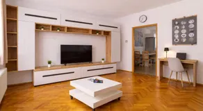 Comfort 14 - Quiet City Apartment with Free Parking - Image 2