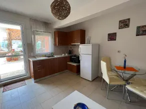 Orange House - Image 5
