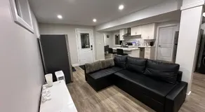 Luxurious 1-Bedroom, 1-Bathroom Suite Near Fairview Mall & Waterloo Airport - Image 2