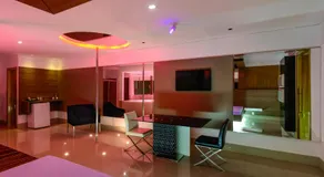 Eros Motel - Image 3