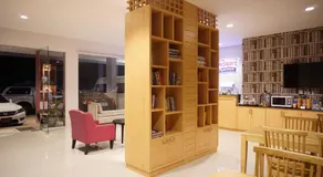 Chompu Nakarin Apartment - Image 2