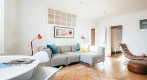  Brighton Beach Apartment  Parking Free On-site & EV Charger - Image 2