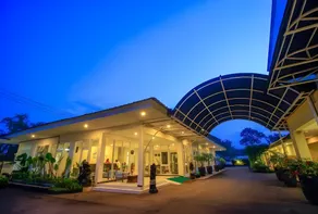 Cengkareng Transit Hotel - Image 2