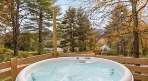 Riverside Tiny House with hot tub near Stowe - Image 3