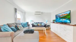 Henley Hideaway - Image 2