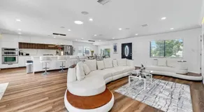 Luxury 2 separated Villa in Huntington Beach - Image 4
