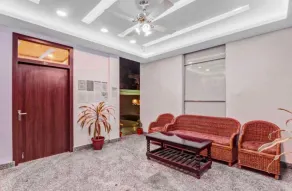 Hotel Yamuna Palace Near Gomti Riverfront Park - Image 4