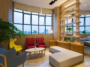 Morninginn, Wantian Square - Image 4