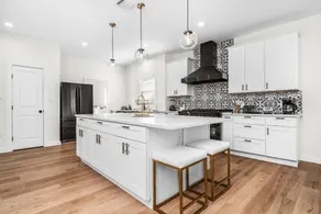 Bold Bright 4BR3.5FULL BATHS Near Riverwalk Dtown - Image 5