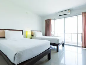 Townhouse Hillview Suites Pattaya Formerly Chatkaew Suites - Image 2