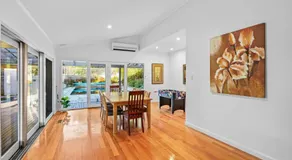 Elegant Luxury - Family Entertainer in Ringwood - Image 3