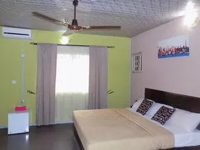 Posh Apartments and Hotel - Image 1