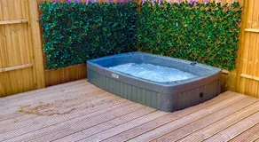 60 Mile Inn - Luxury Pods with Hot Tubs - Image 3
