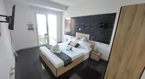 Piazza Napa Studio Apts self serviced - Image 2
