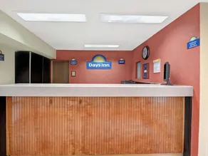Days Inn by Wyndham Willoughby Cleveland - Image 2