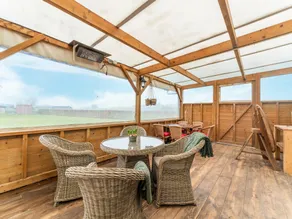 Comfortable holiday home with garden - Image 5