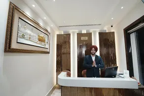 Hotel Moon Inn JUST 2 MIN WALK FROM GOLDEN TEMPLE & JALLIANWALA BAGH - Image 2