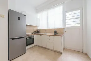Victoria Wood Suite - Image 3