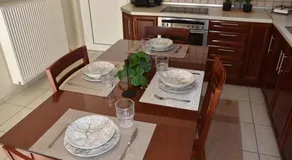 VILLAGE HOUSE - Image 4