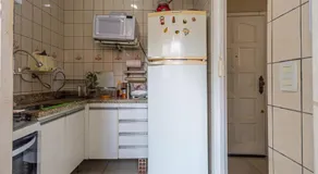Apto com ótima localização, Wi-Fi e garagem - Image 4