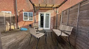 Newbury House Long Stays Free Parking and Wifi - Image 3