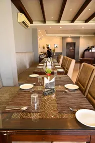 Lemon Park Hotel - Image 2
