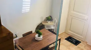 Simone Home - Image 2