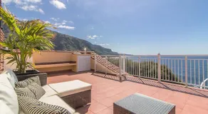 Villa in protected space in front of the sea - Image 5