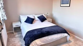 Apartment in Epsom With Free Parking - Image 2