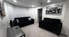 The Gorge Getaway 3BR 1BATH Close to Falls in Niagara - Image 3
