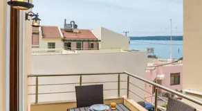 Amphitrite Beach House - Image 3