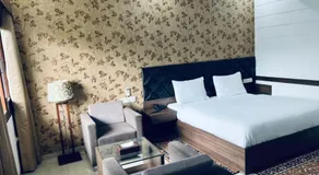 Hotel Whistling Greens - Image 2