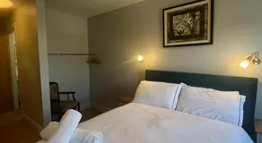 Annie May's Bar, B&B - Image 2