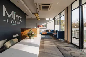 Mint Hotel Sandhurst - Image 4
