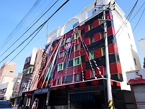 Q9 Motel Gumi - Image 2