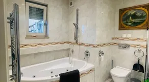 RoseHill Garden Family Villa with a Great Budapest View - Image 2